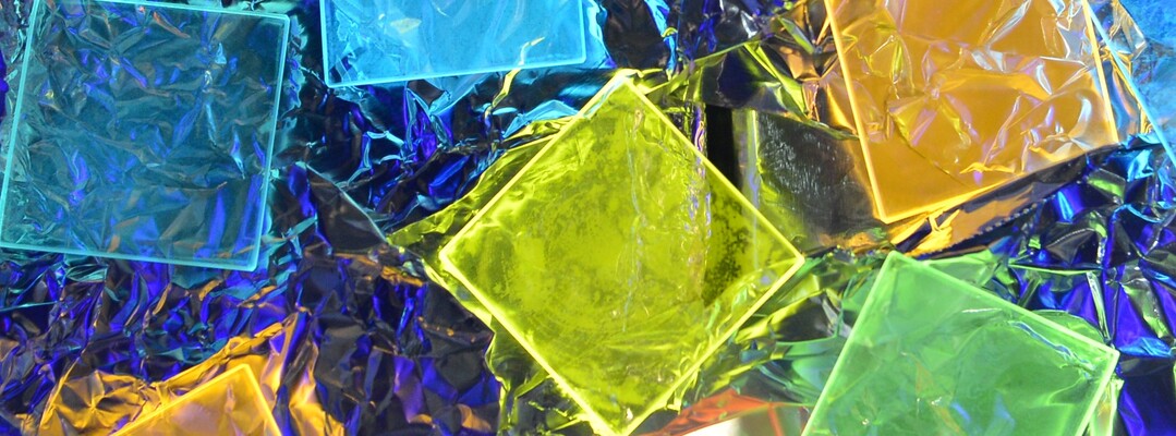 A New Class of OLED – Gold(III)-Based Complexes with Tunable Emission-Colour